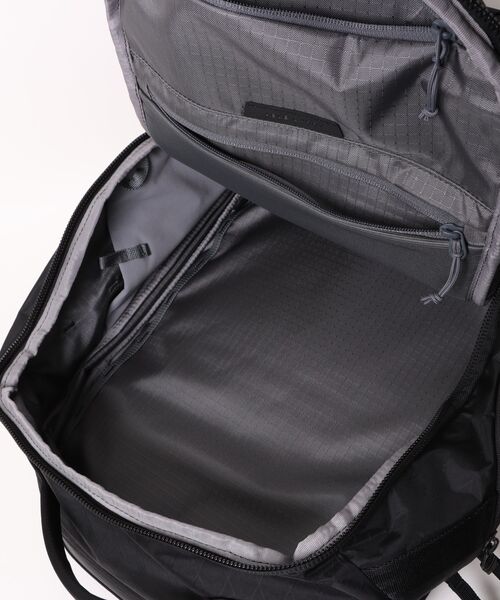 NAUGHTIAM(ノーティアム)の「【ABLE CARRY/エイブルキャリー】 MAX Backpack マックスバックパック 32L X-Pac Black(バックパック/リュック・メンズ・ブラック・FREE)」の4枚目の写真