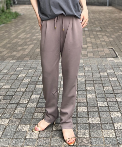 DESIGNWORKS（デザインワークス）の「【一部店舗限定】【追加】アクアジャージテーパードパンツ（その他パンツ・レディース・ブラック/アイボリー/グレイッシュベージュ・38/36）」の5枚目の写真
