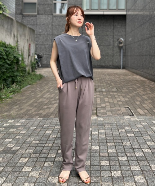 DESIGNWORKS（デザインワークス）の「【一部店舗限定】【追加】アクアジャージテーパードパンツ（その他パンツ・レディース・ブラック/アイボリー/グレイッシュベージュ・38/36）」の17枚目の写真