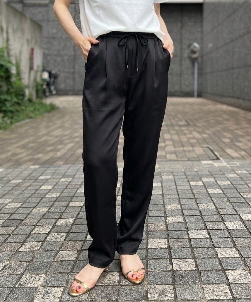 DESIGNWORKS（デザインワークス）の「【一部店舗限定】【追加】アクアジャージテーパードパンツ（その他パンツ・レディース・ブラック/アイボリー/グレイッシュベージュ・38/36）」の13枚目の写真