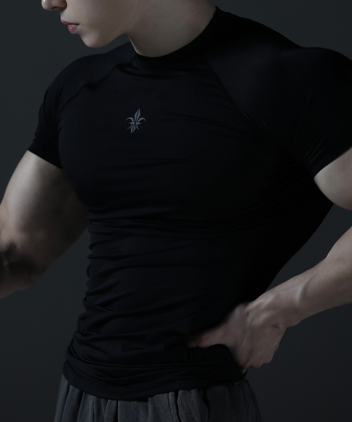 CARMID（カミド）の「シルバーロゴコンプレッション半袖[ブラック]（Tシャツ/カットソー・メンズ・その他・1/2/3）」の3枚目の写真