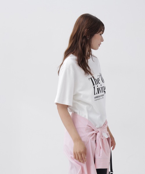 NATURAL BEAUTY BASIC(ナチュラルビューティーベーシック)の「ボクシーロゴTシャツ(Tシャツ/カットソー・レディース・チャコールグレー/オフホワイト・FREE)」の4枚目の写真