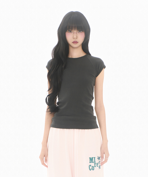 MIRECO(ミレコ)の「PIGMENT SLIM T CHARCOAL(Tシャツ/カットソー・レディース・その他・FREE)」の2枚目の写真