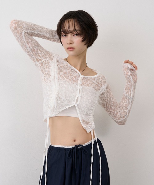 NUJOH(ヌゾ)の「Shirring Lace Sheer Cardigan/シャーリングレースシアーカーディガン(カーディガン/ボレロ・レディース・ホワイト/ブラック・FREE)」の2枚目の写真
