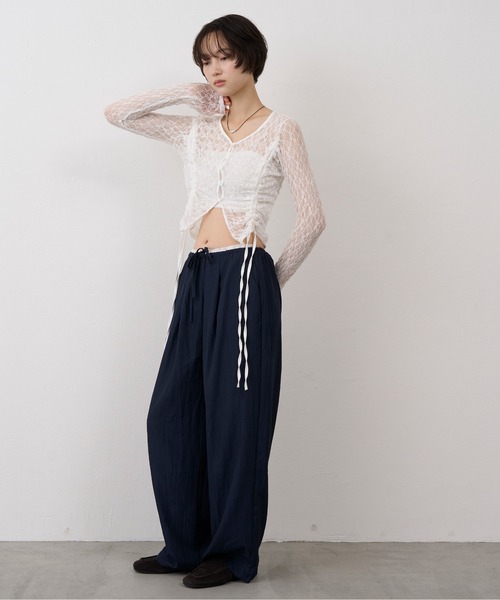 NUJOH(ヌゾ)の「Shirring Lace Sheer Cardigan/シャーリングレースシアーカーディガン(カーディガン/ボレロ・レディース・ホワイト/ブラック・FREE)」の11枚目の写真