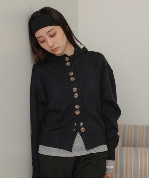 miette（ミエット）の「スタンドフードニットプルオーバー（ニット/セーター・レディース・ライトグレー/ブラウン/ブラック・FREE）」の8枚目の写真