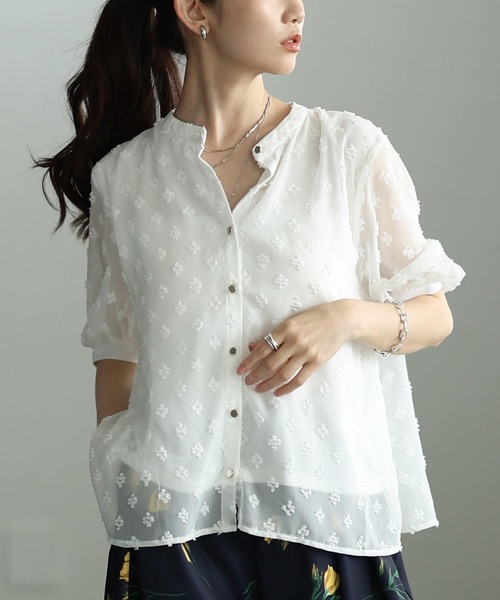 Sawa a la mode(サワアラモード)の「立体ドットふんわりスリーブシアーブラウス(シャツ/ブラウス・レディース・ホワイト/ブラック・FREE)」の2枚目の写真