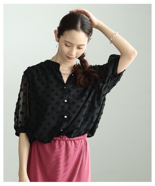 Sawa a la mode(サワアラモード)の「立体ドットふんわりスリーブシアーブラウス(シャツ/ブラウス・レディース・ホワイト/ブラック・FREE)」の8枚目の写真