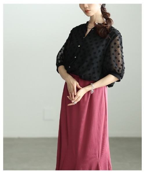 Sawa a la mode(サワアラモード)の「立体ドットふんわりスリーブシアーブラウス(シャツ/ブラウス・レディース・ホワイト/ブラック・FREE)」の13枚目の写真