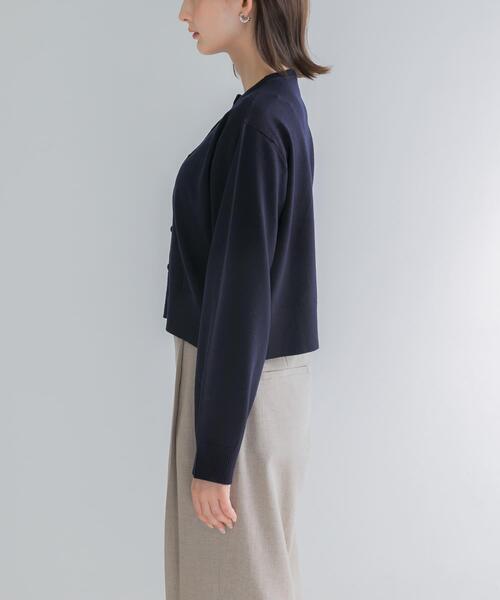 URBAN RESEARCH ROSSO WOMEN(アーバンリサーチ ロッソ)の「『WEB/一部店舗限定』フォルムニットアンサンブル(ニット/セーター・レディース・ホワイト/ネイビー・FREE)」の6枚目の写真