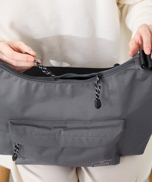 ROOTOTE(ルートート)の「ルートート / ショルダーバッグ ボディバッグ A4 撥水 軽量 ワンショルダー SC.トライアングル.リップストップ-A(トートバッグ・レディース・ブラック/チャコールグレー/カーキ/ブラウン・FREE)」の10枚目の写真