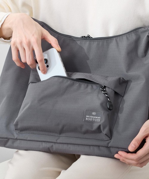 ROOTOTE(ルートート)の「ルートート / ショルダーバッグ ボディバッグ A4 撥水 軽量 ワンショルダー SC.トライアングル.リップストップ-A(トートバッグ・レディース・ブラック/チャコールグレー/カーキ/ブラウン・FREE)」の14枚目の写真