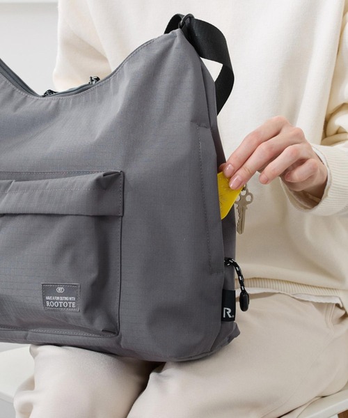 ROOTOTE(ルートート)の「ルートート / ショルダーバッグ ボディバッグ A4 撥水 軽量 ワンショルダー SC.トライアングル.リップストップ-A(トートバッグ・レディース・ブラック/チャコールグレー/カーキ/ブラウン・FREE)」の15枚目の写真