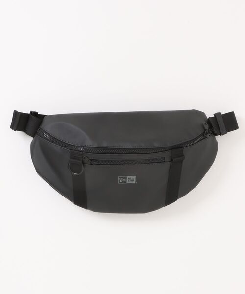 and it_(アンドイット)の「NEWERA ニューエラ ウエストバッグ TPU 2L(ボディバッグ/ウエストポーチ・メンズ・ブラック・FREE)」の1枚目の写真