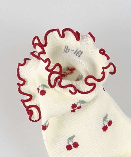 BRANSHES(ブランシェス)の「さくらんぼ総柄ソックス(ソックス/靴下・キッズ・アイボリー/ネイビー・13-15㎝/L/19-21㎝)」の5枚目の写真