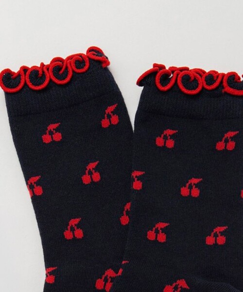 BRANSHES(ブランシェス)の「さくらんぼ総柄ソックス(ソックス/靴下・キッズ・アイボリー/ネイビー・13-15㎝/L/19-21㎝)」の6枚目の写真