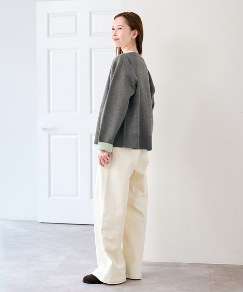 U by SPICK&SPAN(ユーバイスピックアンドスパン)の「金ボタンカラーニットカーデ(カーディガン/ボレロ・レディース・チャコールグレー/ネイビー・FREE)」の7枚目の写真