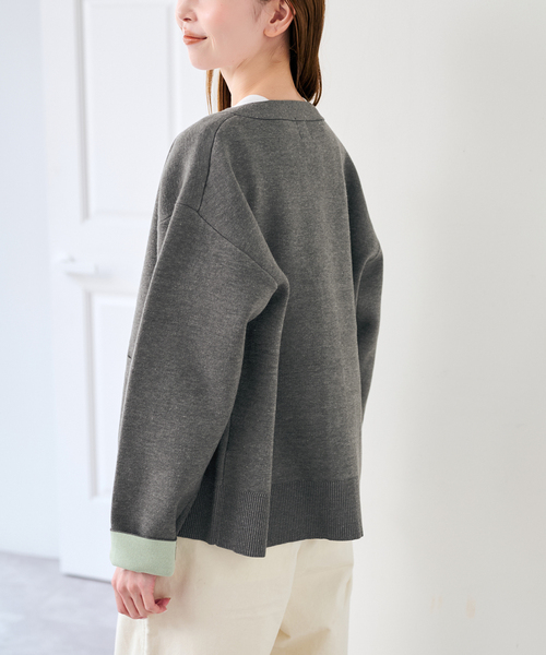U by SPICK&SPAN(ユーバイスピックアンドスパン)の「金ボタンカラーニットカーデ(カーディガン/ボレロ・レディース・チャコールグレー/ネイビー・FREE)」の12枚目の写真