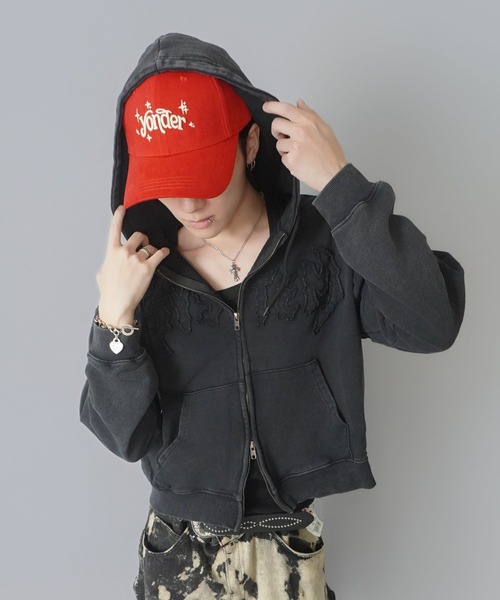 SPINNS(スピンズ)の「短丈ピグメントダブルジップパーカー/パッチワークロゴ/ユニセックス(パーカー・メンズ・ブラック/カーキ/ピンク/ブラウン・ONESIZE)」の11枚目の写真