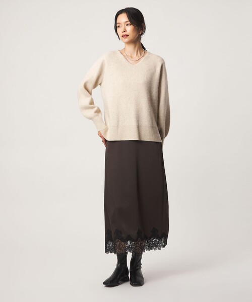 green label relaxing(グリーンレーベルリラクシング)の「FOXブレンド フォルム Vネック ニット(ニット/セーター・レディース・オフホワイト/ダークブラウン/ライトグレー/レッド/ライム・FREE)」の8枚目の写真
