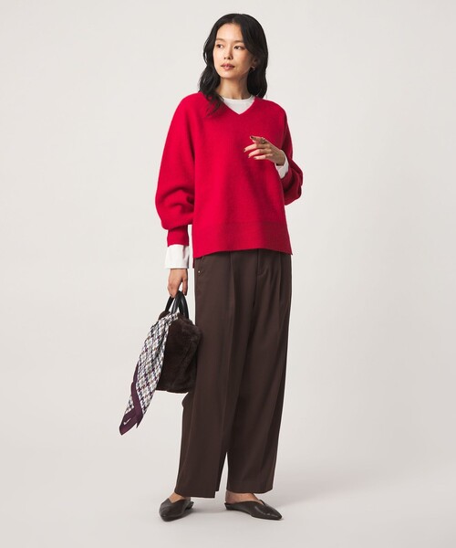 green label relaxing(グリーンレーベルリラクシング)の「FOXブレンド フォルム Vネック ニット(ニット/セーター・レディース・オフホワイト/ダークブラウン/ライトグレー/レッド/ライム・FREE)」の19枚目の写真