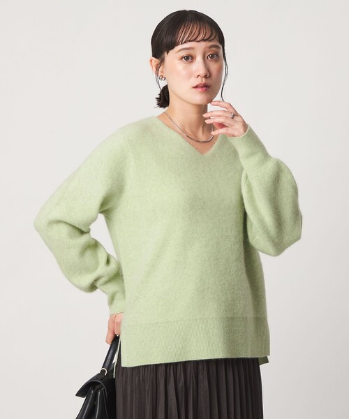 green label relaxing(グリーンレーベルリラクシング)の「FOXブレンド フォルム Vネック ニット(ニット/セーター・レディース・オフホワイト/ダークブラウン/ライトグレー/レッド/ライム・FREE)」の21枚目の写真