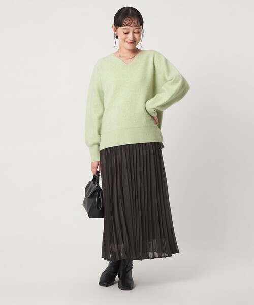green label relaxing(グリーンレーベルリラクシング)の「FOXブレンド フォルム Vネック ニット(ニット/セーター・レディース・オフホワイト/ダークブラウン/ライトグレー/レッド/ライム・FREE)」の22枚目の写真