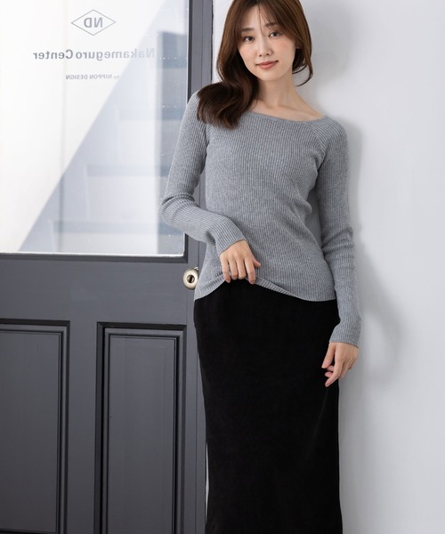 MAISONCOMFY （メゾンコンフィ）の「【ボートネックリブニット】クールさと上品さを兼ね備えたリブニット（ニット/セーター・レディース・グレー/ブラウン/オフホワイト/ブラック・FREE）」の7枚目の写真
