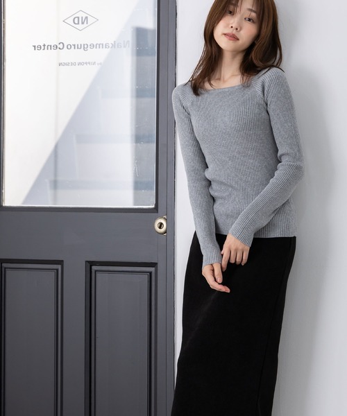 MAISONCOMFY （メゾンコンフィ）の「【ボートネックリブニット】クールさと上品さを兼ね備えたリブニット（ニット/セーター・レディース・グレー/ブラウン/オフホワイト/ブラック・FREE）」の8枚目の写真