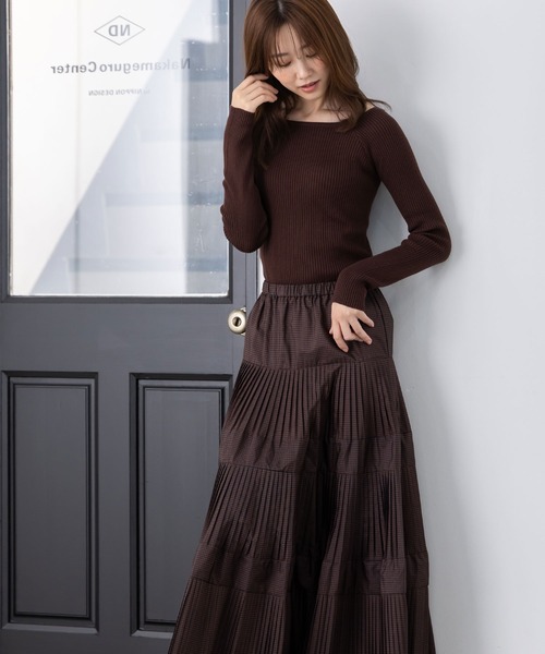 MAISONCOMFY （メゾンコンフィ）の「【ボートネックリブニット】クールさと上品さを兼ね備えたリブニット（ニット/セーター・レディース・グレー/ブラウン/オフホワイト/ブラック・FREE）」の15枚目の写真