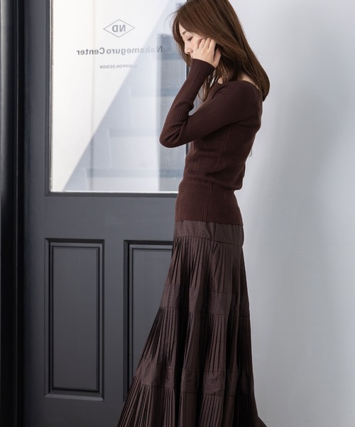 MAISONCOMFY （メゾンコンフィ）の「【ボートネックリブニット】クールさと上品さを兼ね備えたリブニット（ニット/セーター・レディース・グレー/ブラウン/オフホワイト/ブラック・FREE）」の16枚目の写真