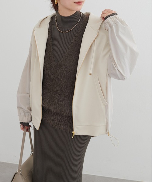 natural couture(ナチュラルクチュール)の「【LARUTA】異素材ドッキングドロストパーカー(パーカー・レディース・ライトベージュ/ブラック/チャコールグレー・FREE)」の1枚目の写真