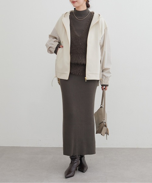 natural couture(ナチュラルクチュール)の「【LARUTA】異素材ドッキングドロストパーカー(パーカー・レディース・ライトベージュ/ブラック/チャコールグレー・FREE)」の19枚目の写真