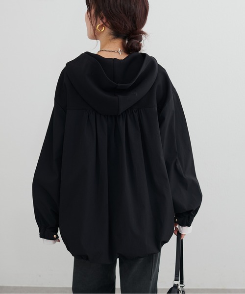 natural couture(ナチュラルクチュール)の「【LARUTA】異素材ドッキングドロストパーカー(パーカー・レディース・ライトベージュ/ブラック/チャコールグレー・FREE)」の7枚目の写真