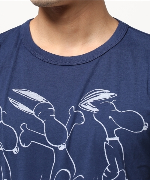 JUNK FOOD(ジャンクフード)の「HOPPING SNOOPY/スヌーピーTシャツ(Tシャツ/カットソー・メンズ・ネイビー・MEDIUM/SMALL/X-SMALL/LARGE)」の4枚目の写真