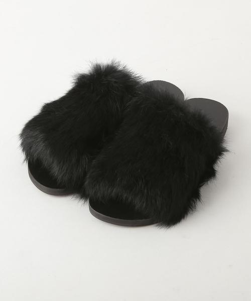 green label relaxing（グリーンレーベルリラクシング）の「KC FUR サンダル◆（サンダル・レディース・ブラック/ライトグレー/ダークブラウン・38/36/37）」の2枚目の写真