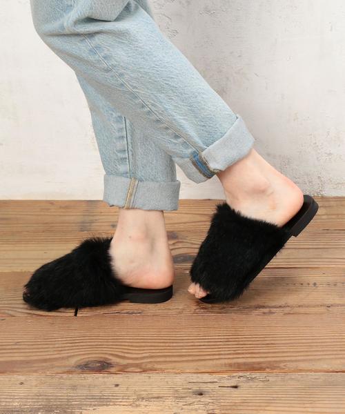 green label relaxing（グリーンレーベルリラクシング）の「KC FUR サンダル◆（サンダル・レディース・ブラック/ライトグレー/ダークブラウン・38/36/37）」の10枚目の写真