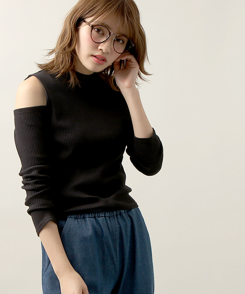 WEGO(ウィゴー)の「WEGO/オープンショルダーピチリブカットソー(Tシャツ/カットソー・レディース・ホワイト系その他5/ブラック/ピンク/レッド/ホワイト・FREE)」の4枚目の写真