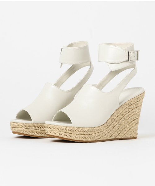 CHARLES & KEITH(チャールズ & キース)の「アンクルストラップエスパドリーユ / ANKLE-STRAP ESPADRILLES(サンダル・レディース・ブラック/ライトベージュ/オフホワイト・24cm/25cm/22.5cm/23.5cm/24.5cm/23cm)」の2枚目の写真