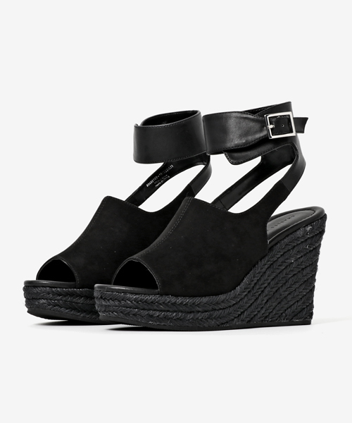 CHARLES & KEITH(チャールズ & キース)の「アンクルストラップエスパドリーユ / ANKLE-STRAP ESPADRILLES(サンダル・レディース・ブラック/ライトベージュ/オフホワイト・24cm/25cm/22.5cm/23.5cm/24.5cm/23cm)」の3枚目の写真