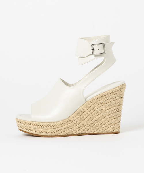 CHARLES & KEITH(チャールズ & キース)の「アンクルストラップエスパドリーユ / ANKLE-STRAP ESPADRILLES(サンダル・レディース・ブラック/ライトベージュ/オフホワイト・24cm/25cm/22.5cm/23.5cm/24.5cm/23cm)」の8枚目の写真