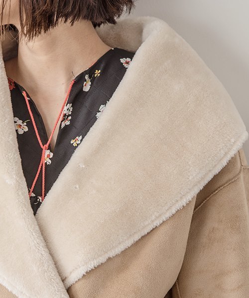 Banner Barrett（バナーバレット）の「FUR MOUTON  BLOUSON（ムートンコート・レディース・ベージュ/オフホワイト・38）」の3枚目の写真