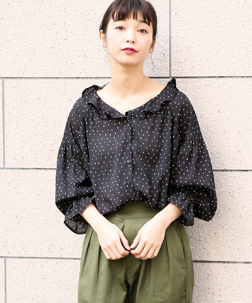 LOWRYS FARM(ローリーズファーム)の「JZドットブラウス 784925 (シャツ/ブラウス・レディース・ライラック/オフホワイト/ブラック・LARGE/MEDIUM)」の3枚目の写真