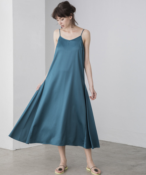 Emma Taylor（エマテイラー）の「サテンキャミドレス（ドレス・レディース・ブラック/グリーン・FREE）」の8枚目の写真