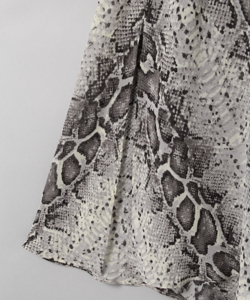 JEANASIS（ジーナシス）の「ムジガラマキシスカート/808040（スカート・レディース・レオパード/パイソン/ボルドー/チャコールグレー・FREE）」の12枚目の写真