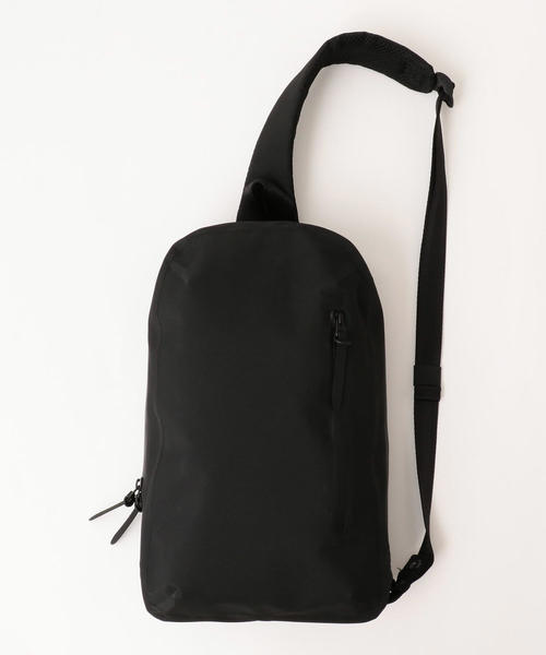 BEAUTY&YOUTH UNITED ARROWS(ビューティーアンドユースユナイテッドアローズ)の「BY ウォータープルーフファブリック ボディ ショルダーバッグ(ショルダーバッグ・メンズ・ダークグレー/ブラック・FREE)」の3枚目の写真