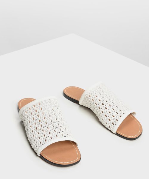 CHARLES & KEITH(チャールズ & キース)の「ウィッカーエスク スライダー / Wicker-esque Sliders(スリッポン・レディース・ホワイト/ブラック/ベビーピンク・22.5cm/23cm/23.5cm/24.5cm/25cm)」の5枚目の写真