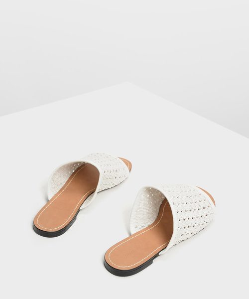 CHARLES & KEITH(チャールズ & キース)の「ウィッカーエスク スライダー / Wicker-esque Sliders(スリッポン・レディース・ホワイト/ブラック/ベビーピンク・22.5cm/23cm/23.5cm/24.5cm/25cm)」の6枚目の写真