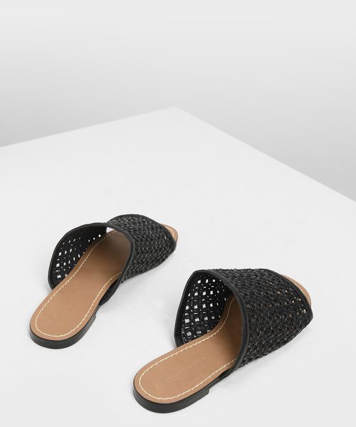 CHARLES & KEITH(チャールズ & キース)の「ウィッカーエスク スライダー / Wicker-esque Sliders(スリッポン・レディース・ホワイト/ブラック/ベビーピンク・22.5cm/23cm/23.5cm/24.5cm/25cm)」の12枚目の写真