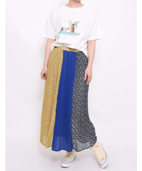 POU DOU DOU(プードゥドゥ)の「パッチワークアコーディオンプリーツスカート(スカート・レディース・ブラック/イエロー/ネイビー・3)」の2枚目の写真